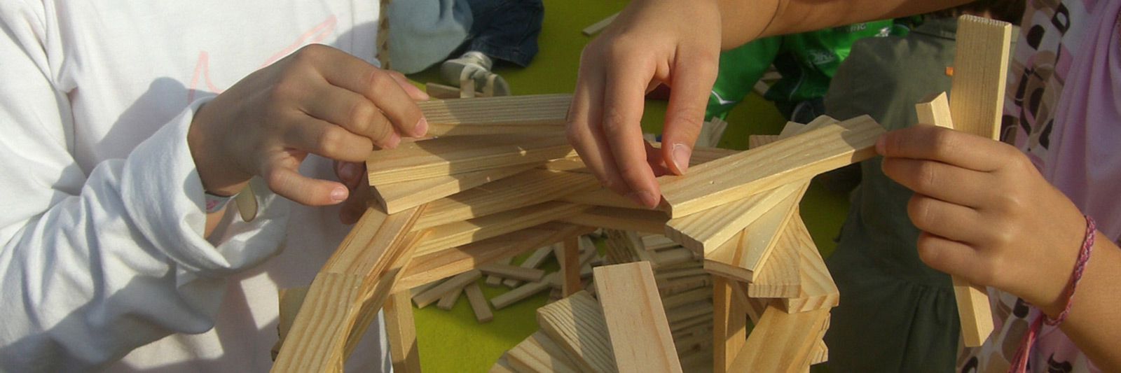 Cérémonie hors du commun avec des jeux en bois